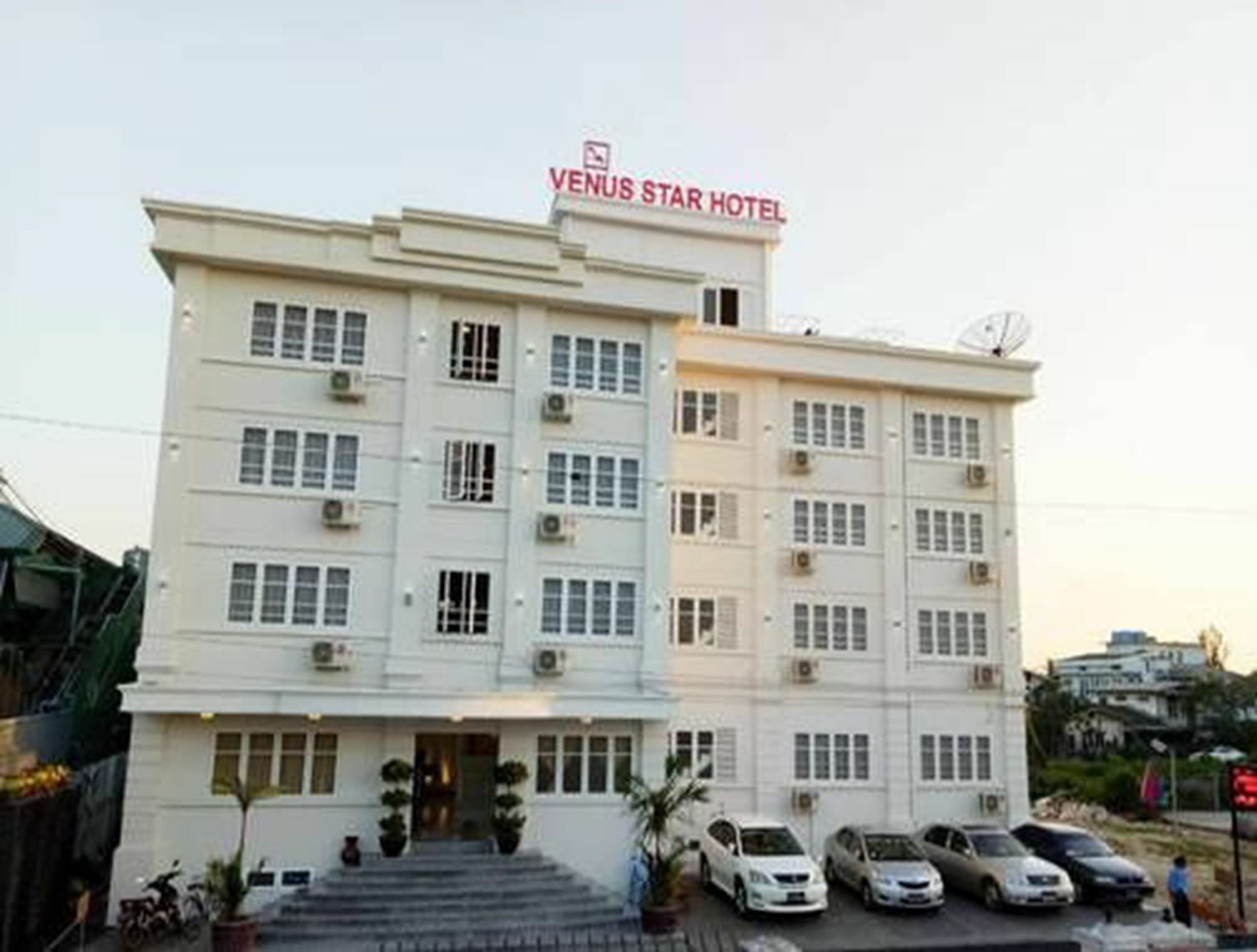 Venus Star Hotel ヤンゴン エクステリア 写真